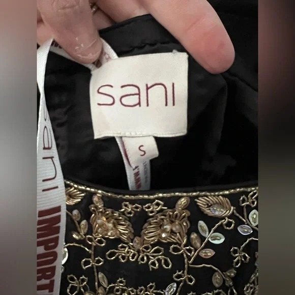 New Sani Ravi top in Black and Gold Size Small - Picture 6 of 12